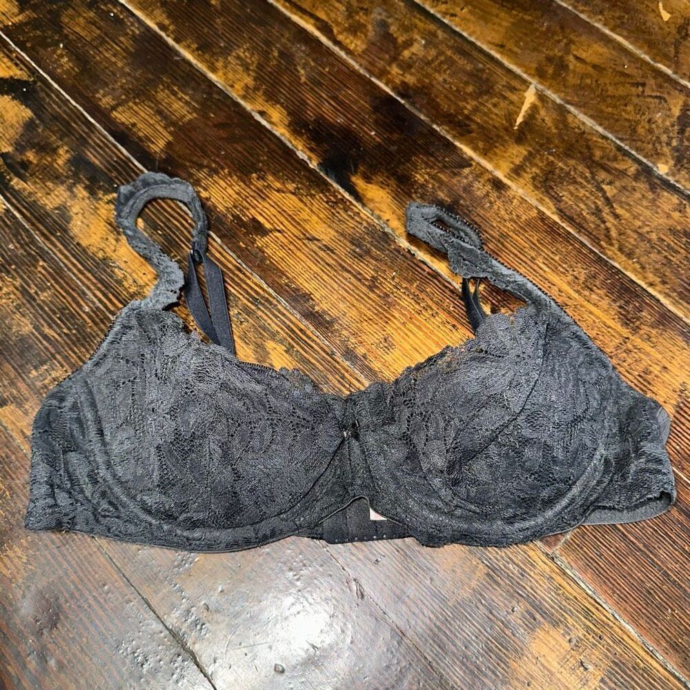 Victoria’s Secret 34C gray lined sexy lace Demi bra